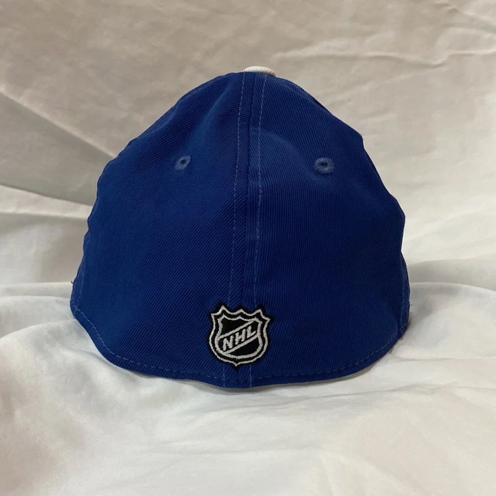 NWOT Reebok Toronto Maple Leafs NHL baseball cap. Size: youth.